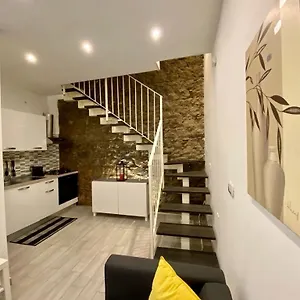 Loft Lava Stone , Aeroporto di Catania Fontana Rossa Italia